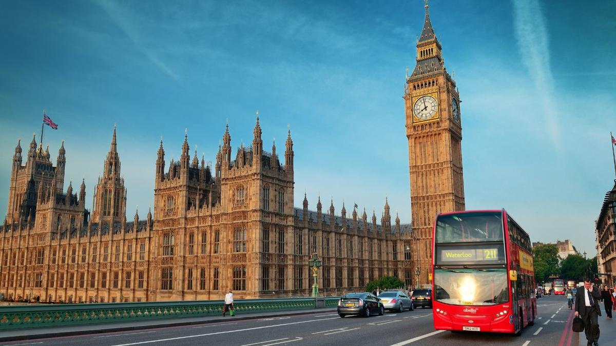 Luxury in the Skies: Singapore to London Empty-Leg Charter Flights